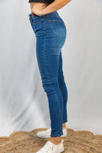 Load image into Gallery viewer, Willow Mid Rise Skinny Jeans
