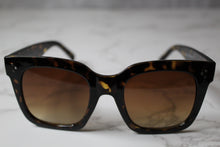 Load image into Gallery viewer, Cece Classic Sunglasses

