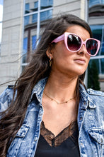 Load image into Gallery viewer, Evelyn Classic Sunglasses
