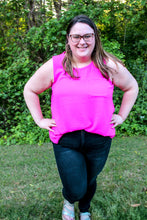 Load image into Gallery viewer, Kelly Sleeveless Frocket Top
