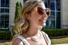 Load image into Gallery viewer, Evelyn Classic Sunglasses
