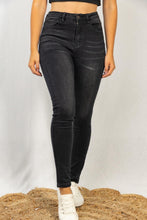 Load image into Gallery viewer, Willow Mid Rise Skinny Jeans
