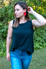 Load image into Gallery viewer, Kelly Sleeveless Frocket Top
