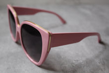 Load image into Gallery viewer, Evelyn Classic Sunglasses
